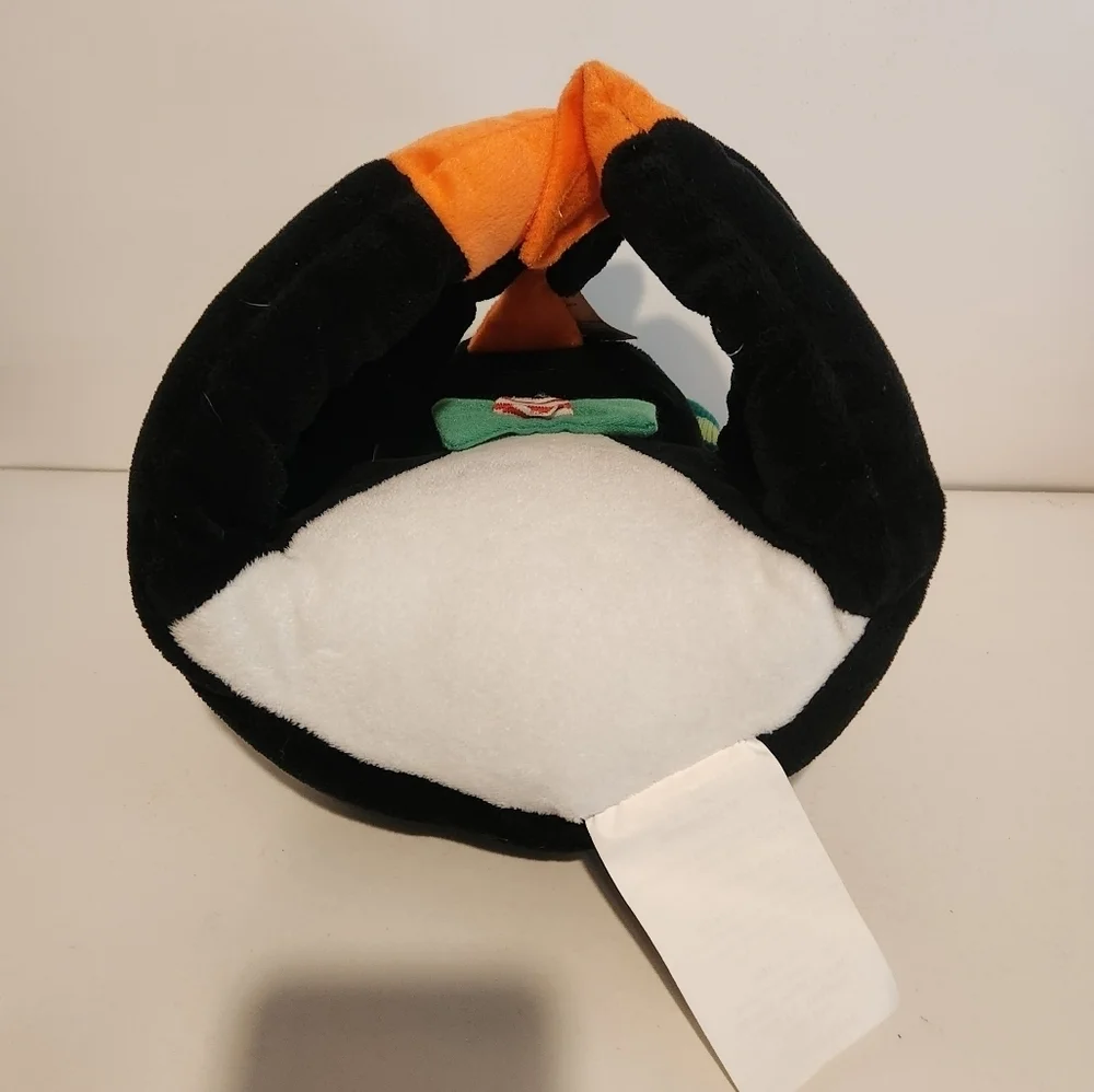 12” Holiday Christmas Penguin Character Hug without Throw Blanket with tags